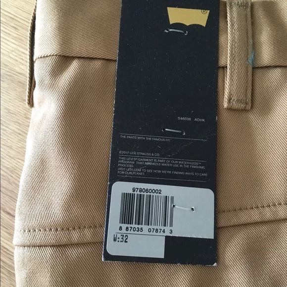 Levi’s Sta-Prest Chino Short - Picture 3 of 3